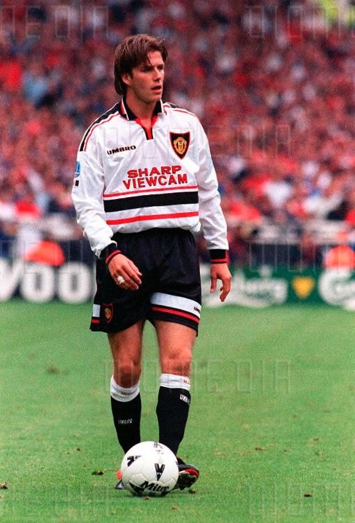 MNCHSTR UTD 1997/99 (Away)