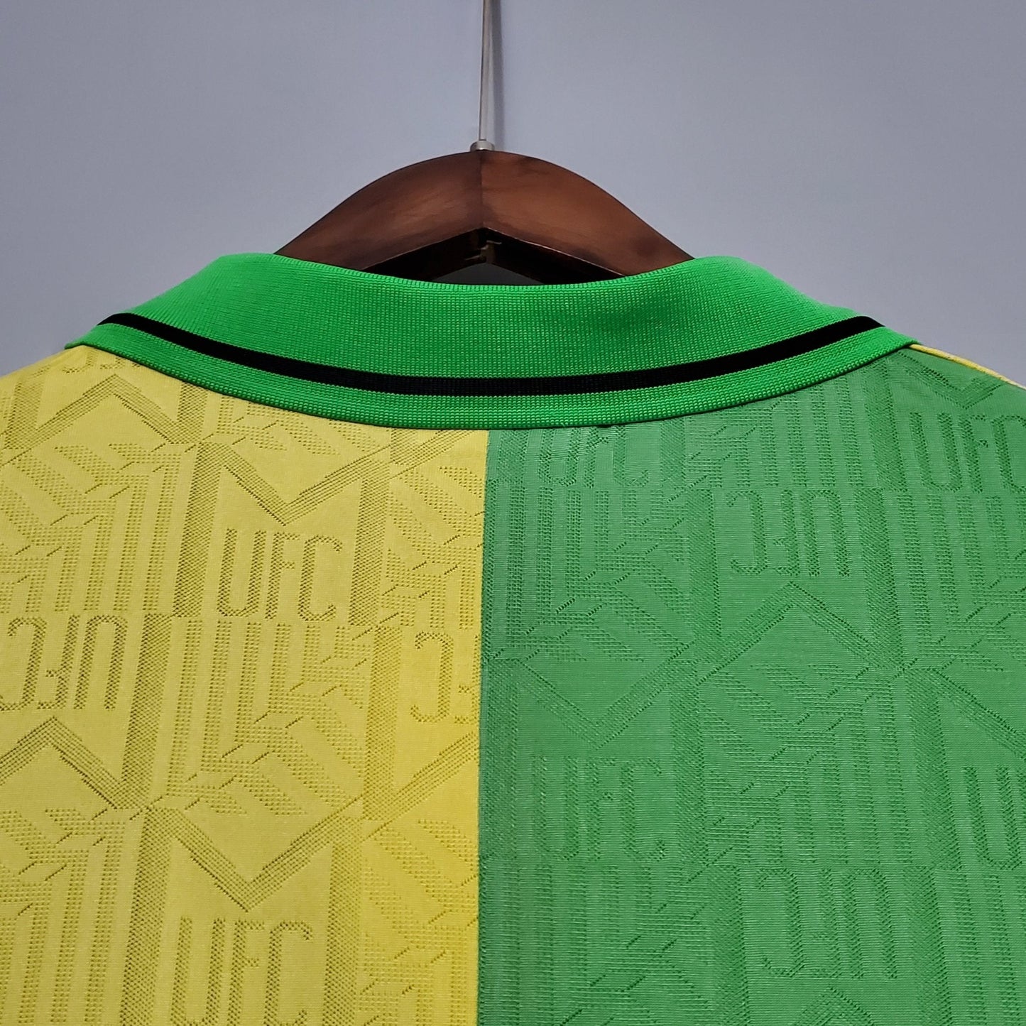 MNCHSTR UTD 1993/94 THIRD X CANTONA